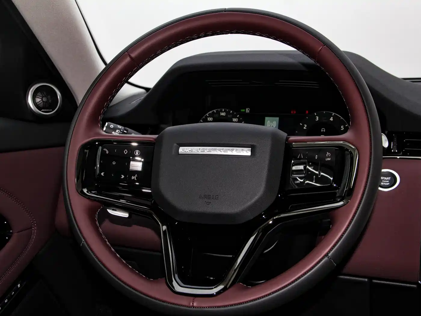 Land Rover Range Rover Evoque 2024 Range Rover Evoque L 249PS Light Master Edition фото 20