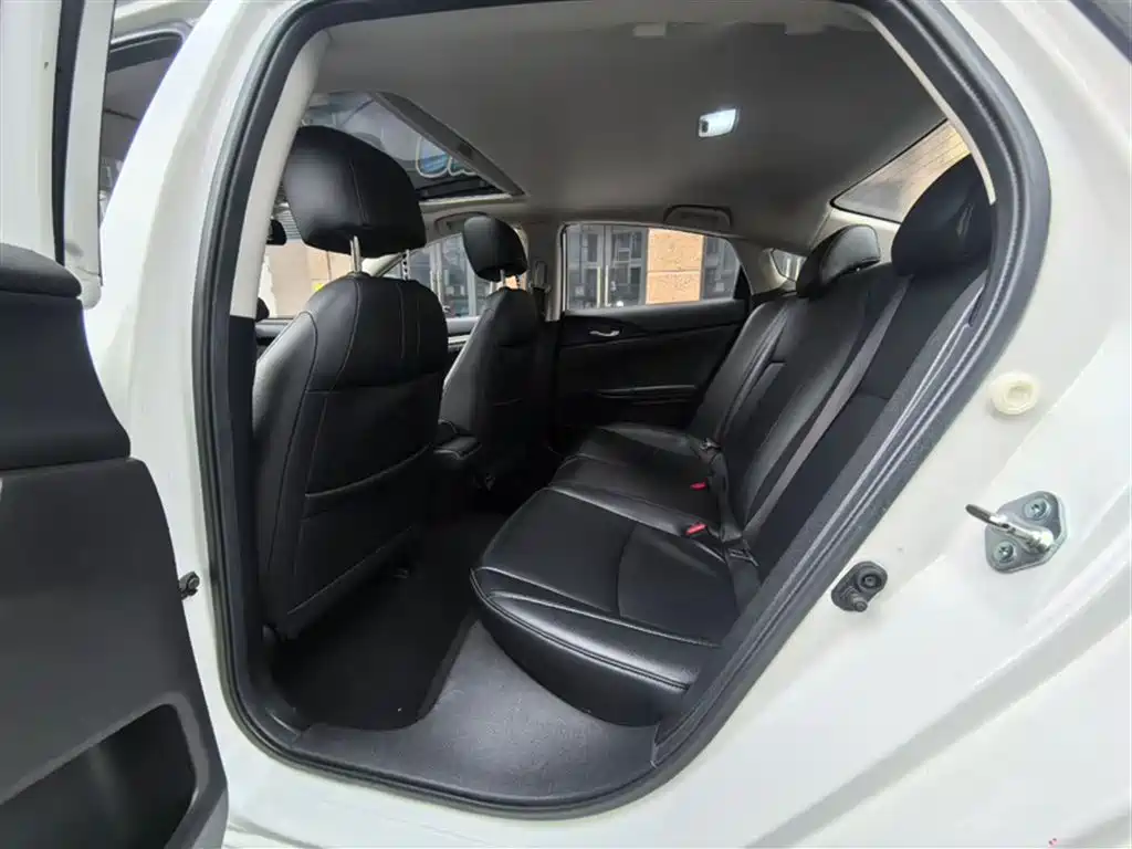 Photo 14 - Honda Civic