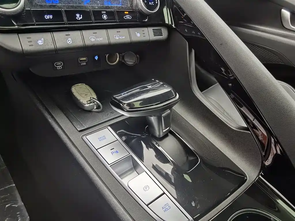 MODERN ELANTRA
