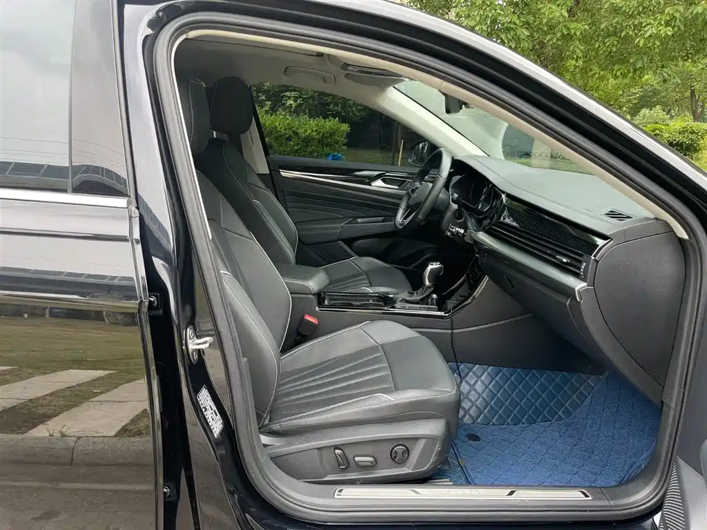 Photo 17 - Volkswagen Passat