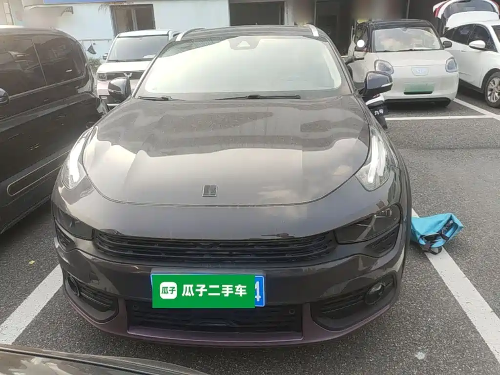 Photo 3 - Lynk & Co 02