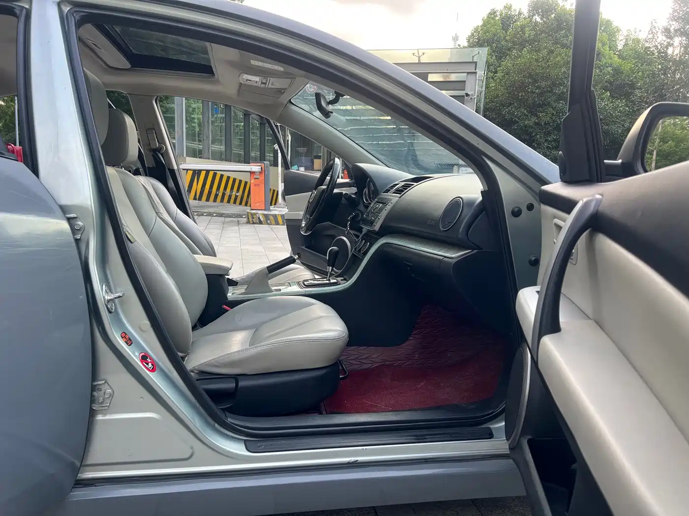 Mazda Ruiyi 2011 2011 Model 2.0L Auto Elite