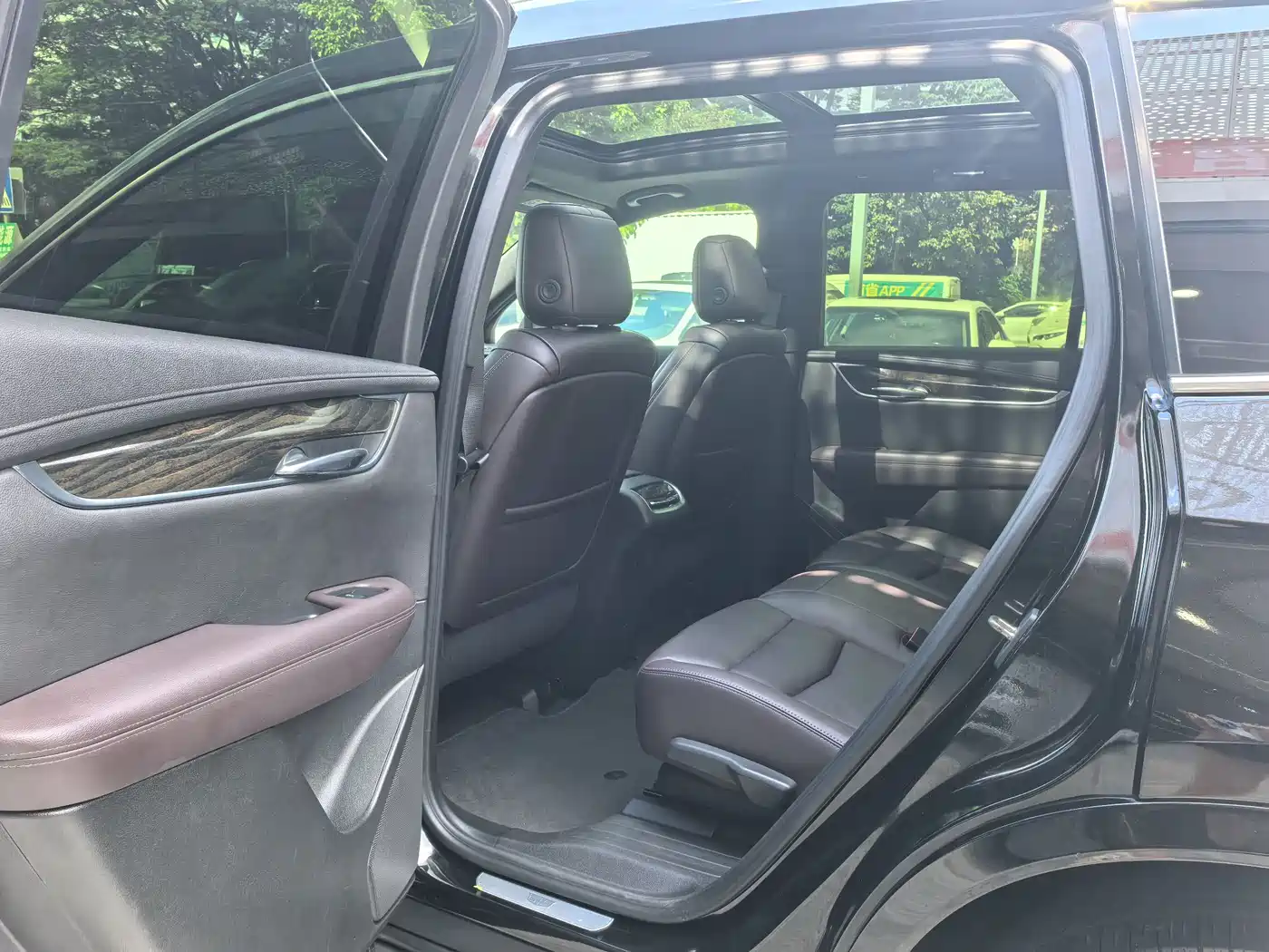 Фото 6 - Cadillac XT6