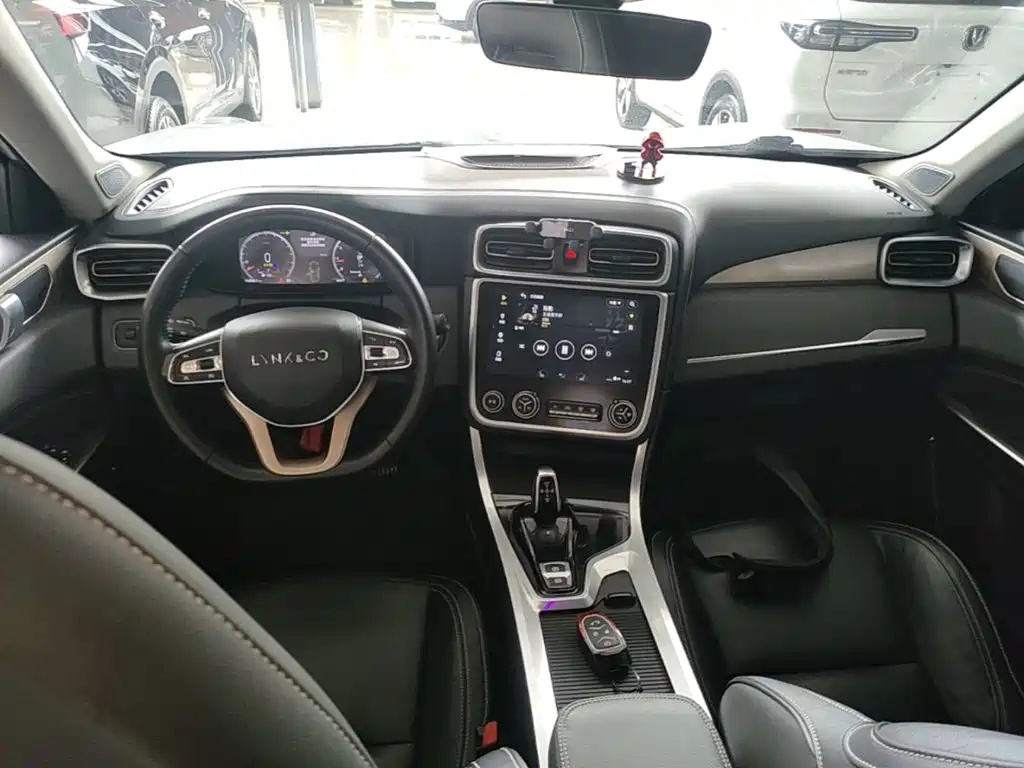 Lynk & Co 01 2018 2017 2.0T 2WD Pro Version