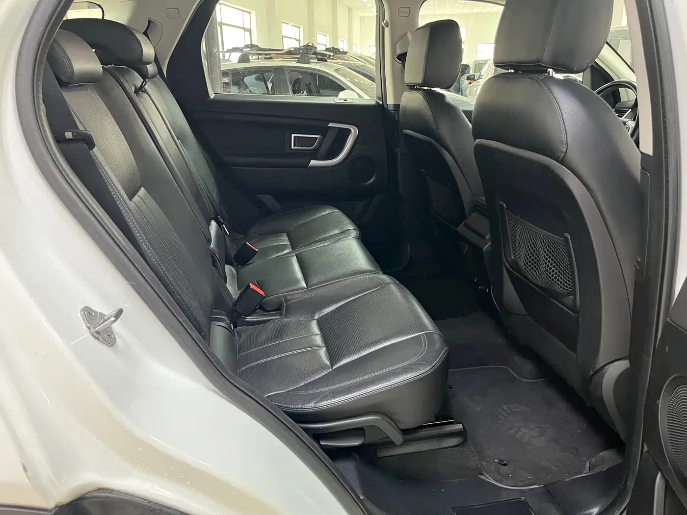 Land Rover Discovery Sport 2016 2.0T HSE фото 9