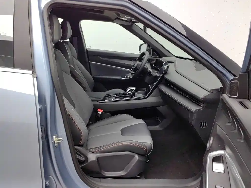 Photo 23 - Geely Atlas
