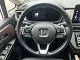 Photo 5 - Honda Odyssey