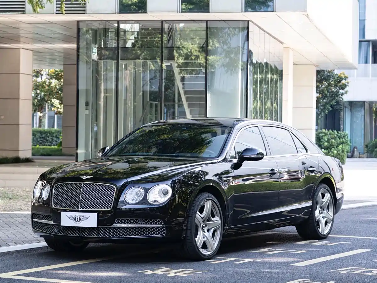 Фото 1 - Bentley Flying Spur