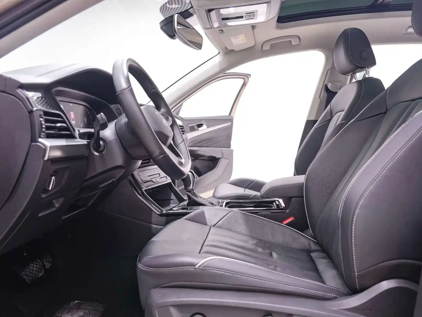Volkswagen Passat 2022 330TSI Starlight Elite Edition фото 24