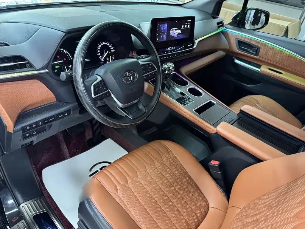 Toyota Granvia 2025 2026 Model 2.5L Hybrid Comfort Edition