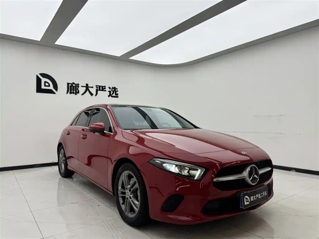 Mercedes-Benz A-Class (Import) 2019 A 200 Dynamic Version фото 3