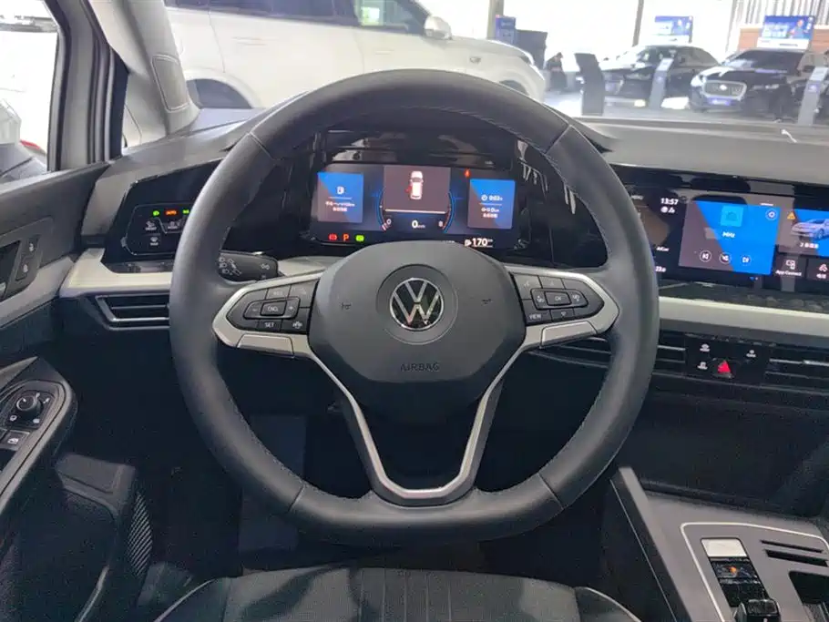 Volkswagen Golf 2023 Facelift 280TSI DSG Pro фото 15