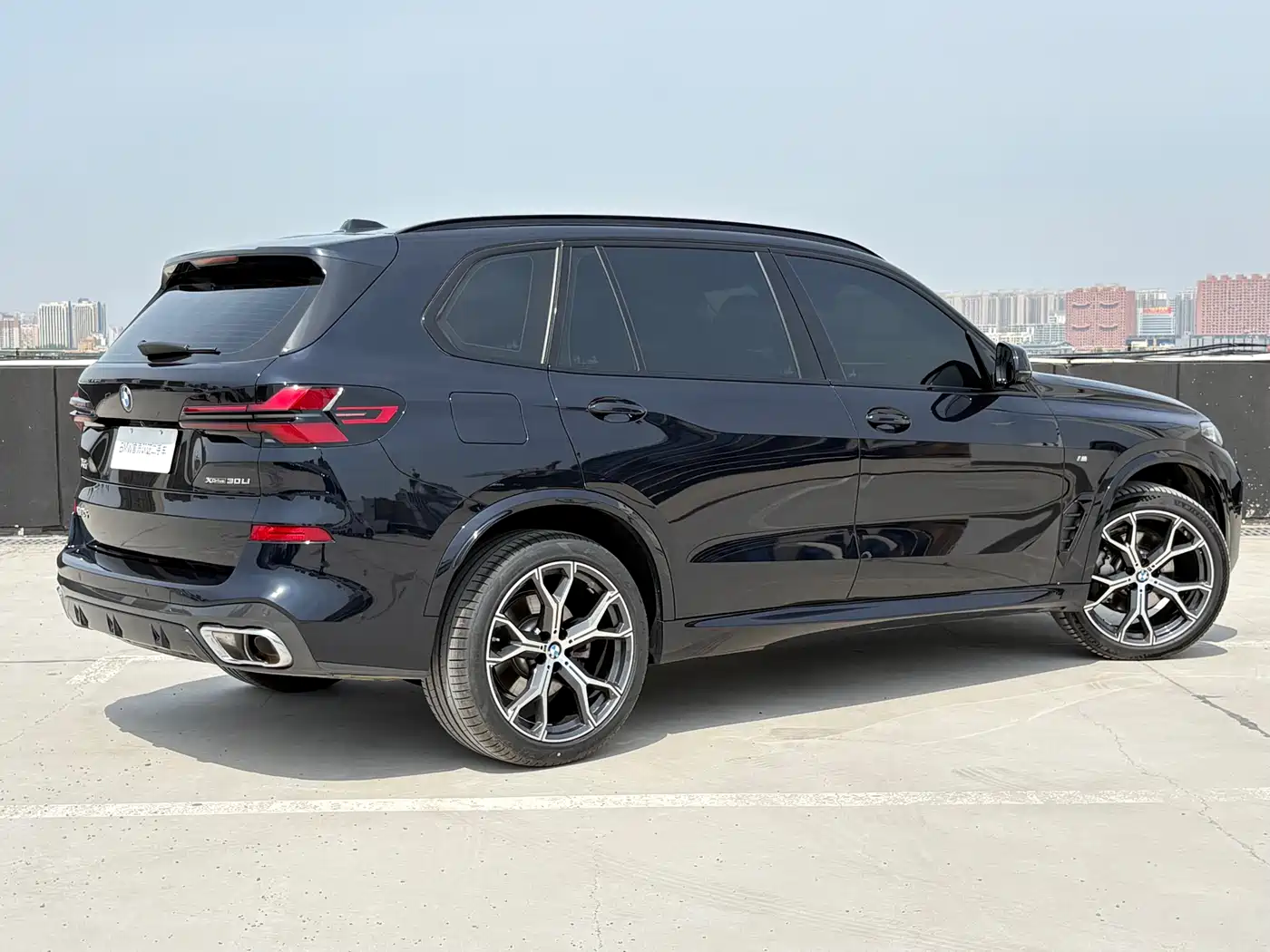 BMW X5 2025 Model xDrive 30Li Exclusive M Sport Blackout Package фото 14