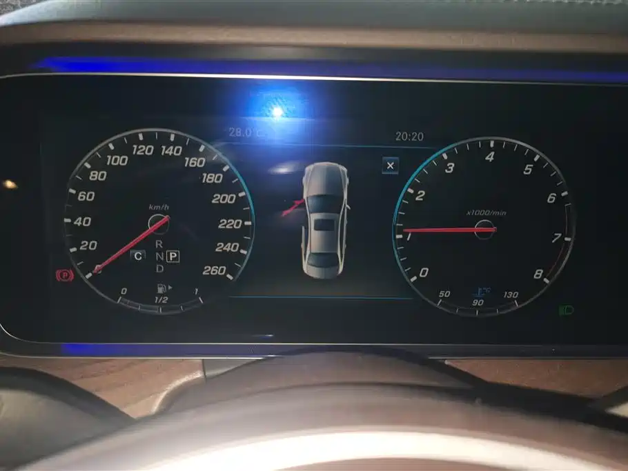 Mercedes-Benz E-Class 2018 E 300 L Luxury фото 14