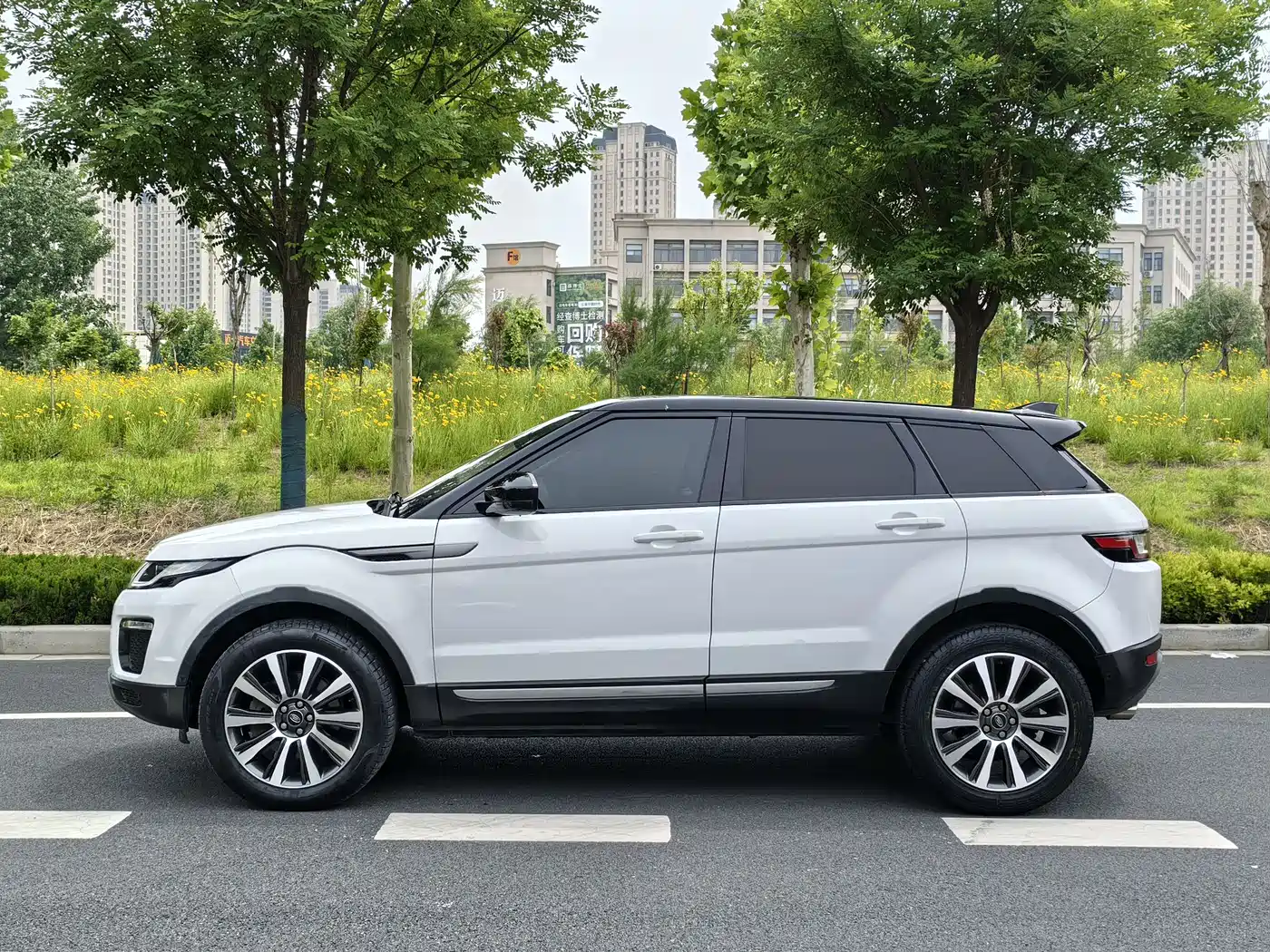 Land Rover Range Rover Evoque 2018 240PS SE Smart Edition фото 5