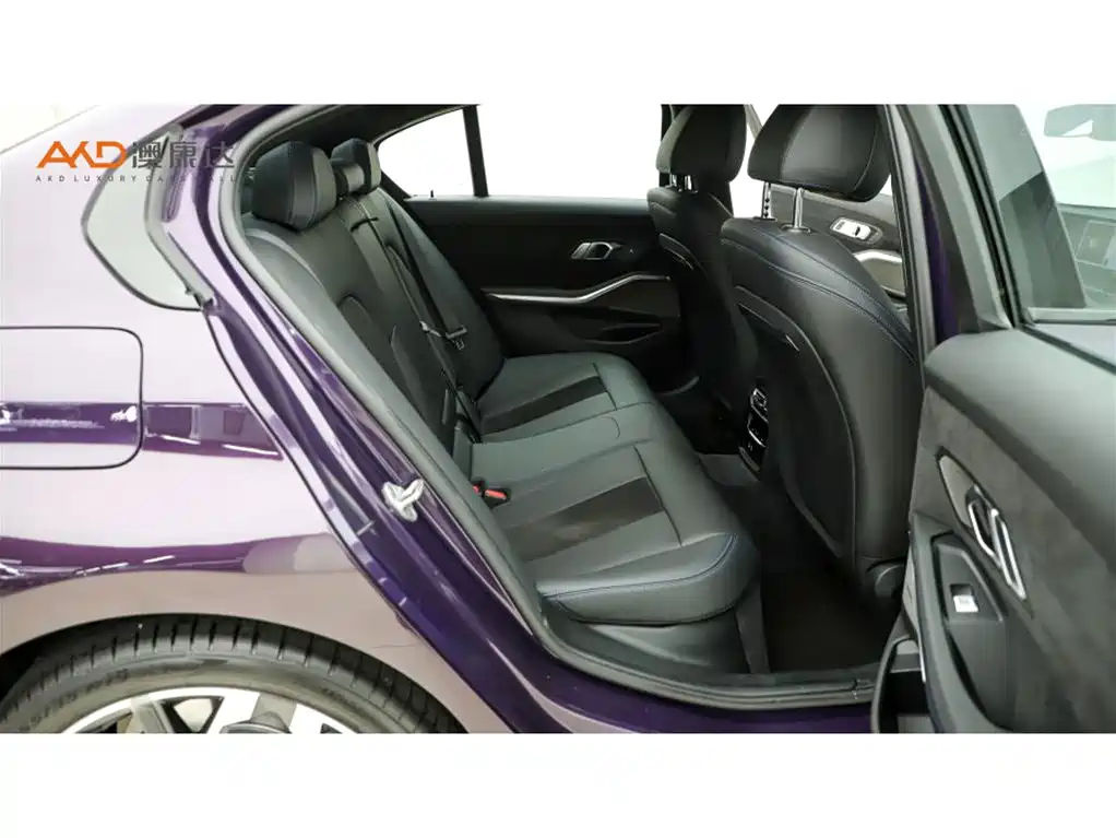 Photo 8 - BMW 3 Series