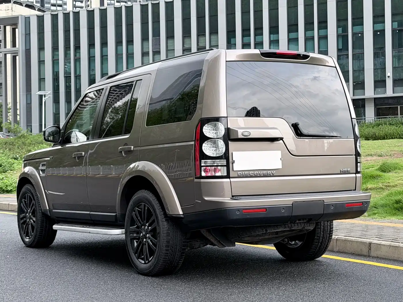 Land Rover Discovery 2015 3.0 SDV6 HSE Diesel фото 18