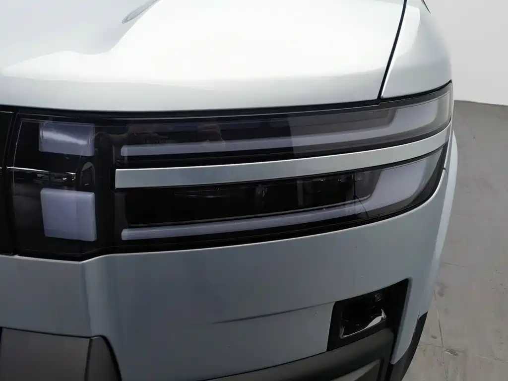 Fang Cheng Bao Titanium 7 2026 2025 AWD Base Model
