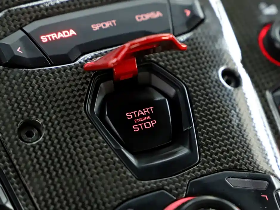 Lamborghini Aventador 2011 LP 700-4 фото 14