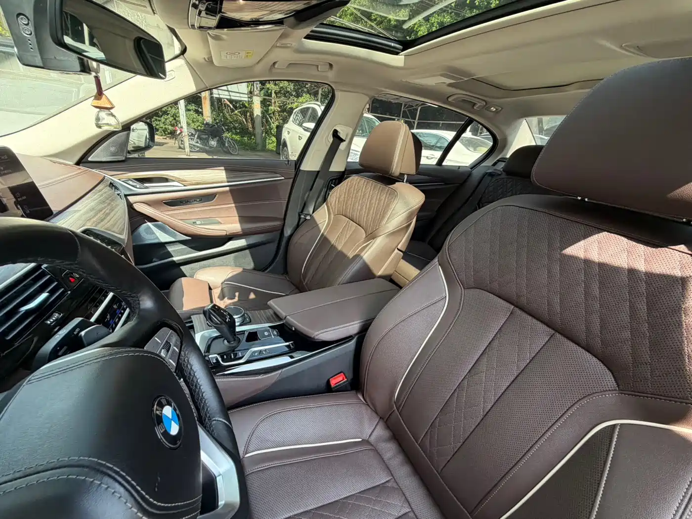 BMW 5 Series 2021 530Li Premium Luxury Package фото 24
