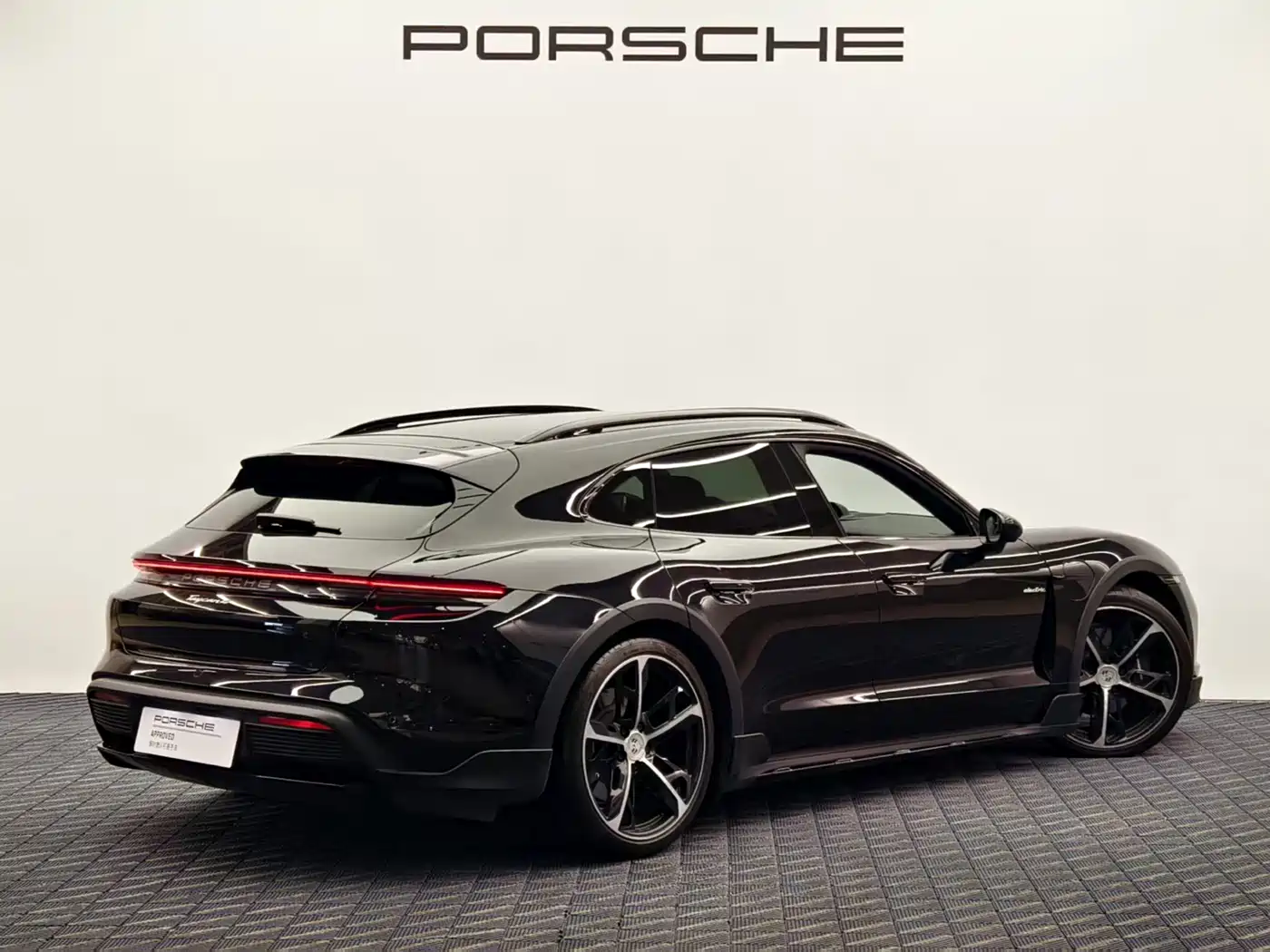 Porsche Taycan 2025