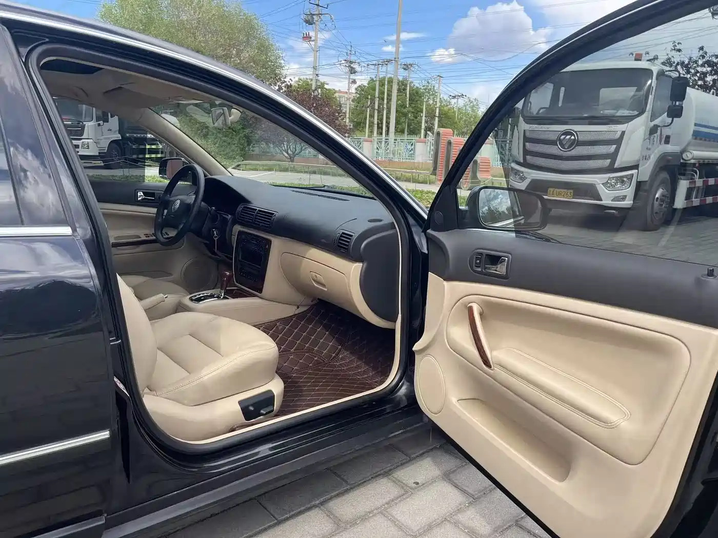 Volkswagen Passat 2005 1.8T Automatic Luxury фото 11