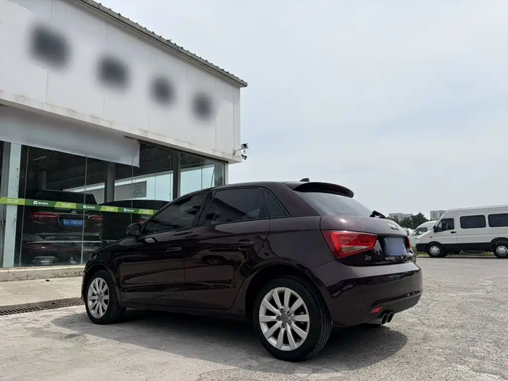 Audi A1 2015 2014 30 TFSI Sportback Comfort
