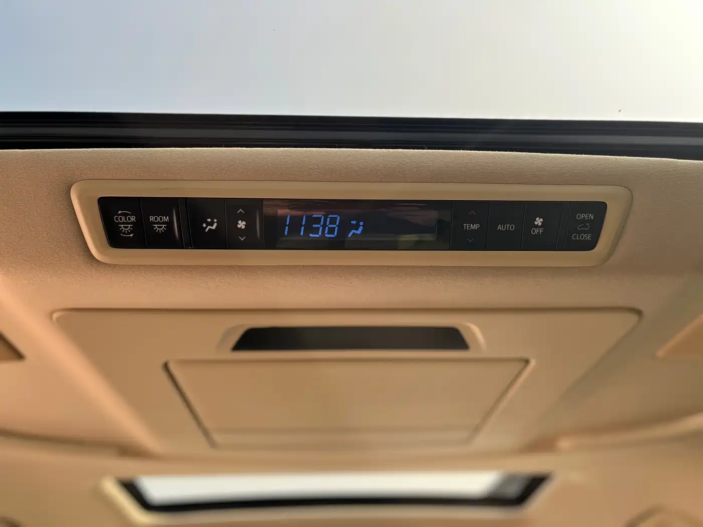 Toyota Alphard 2021 Hybrid 2.5L Premium фото 22