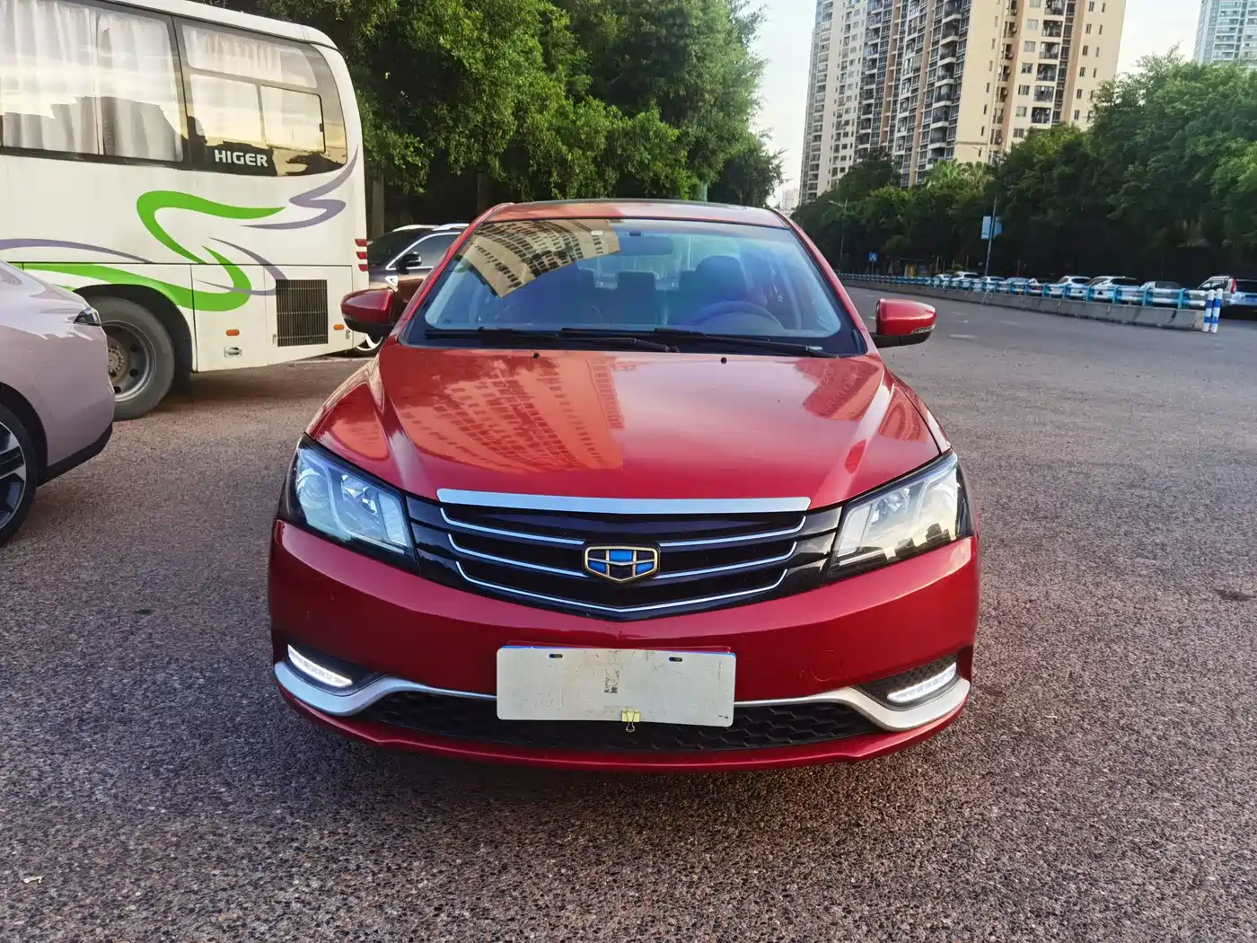 Photo 2 - Geely Emgrand