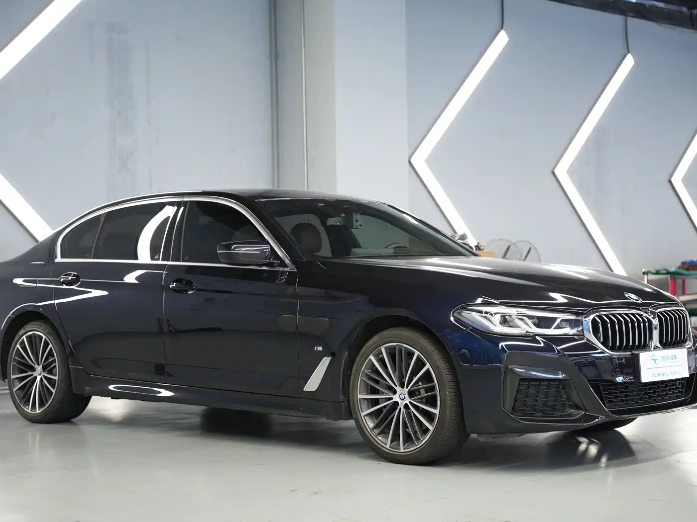 BMW 5 Series 2022 Facelift 530Li Leading M Sport Package фото 3