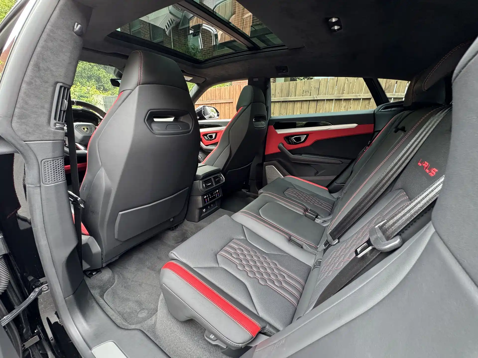 Фото 8 - Lamborghini Urus