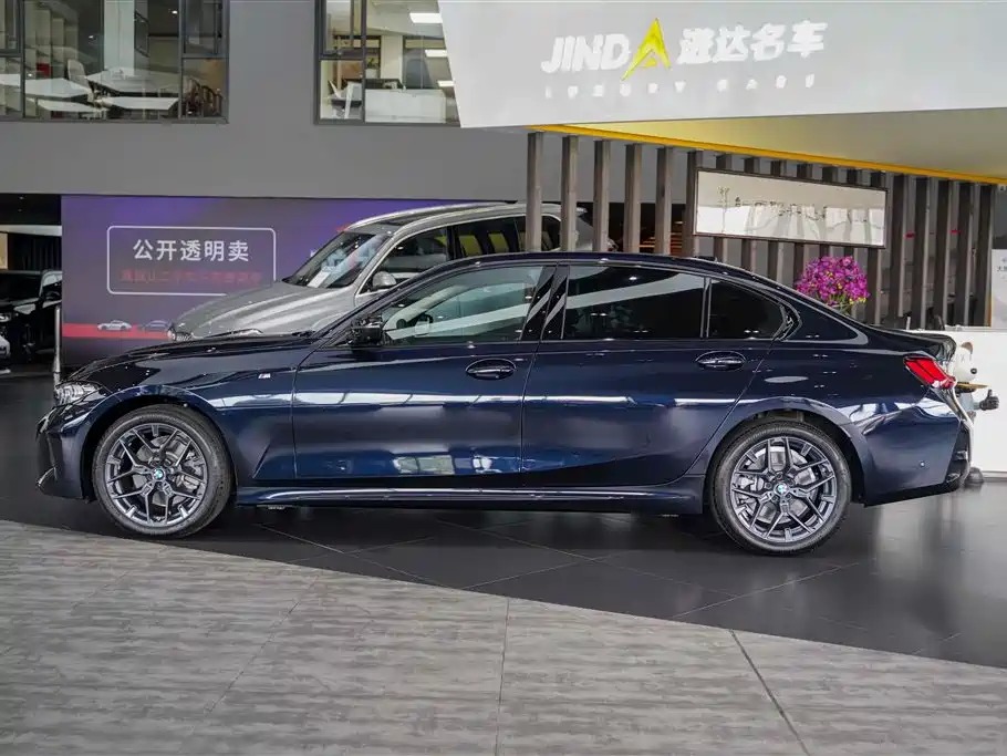 صورة 16 - BMW 3 Series