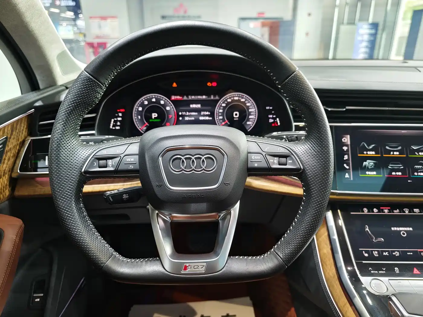 Фото 7 - Audi Q7