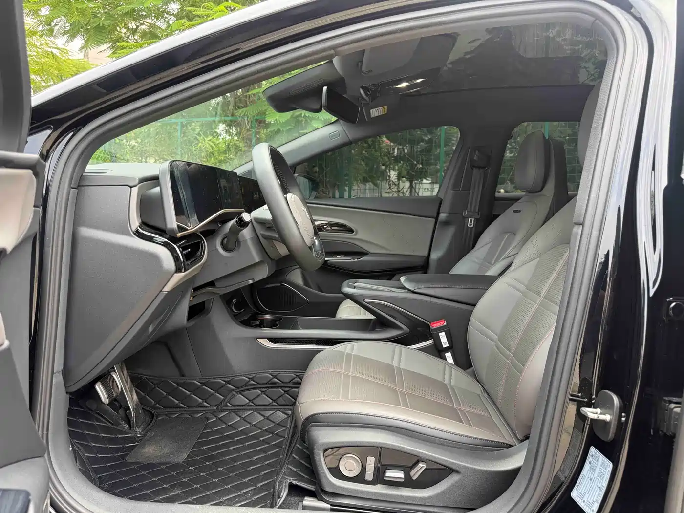 Hongqi EH7 2025 2024 690 Pro