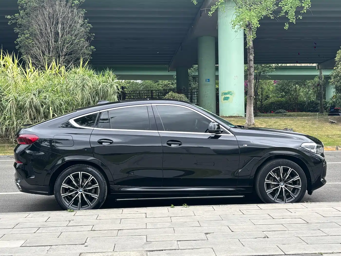 BMW X6 2021 xDrive30i M Sport Package фото 18
