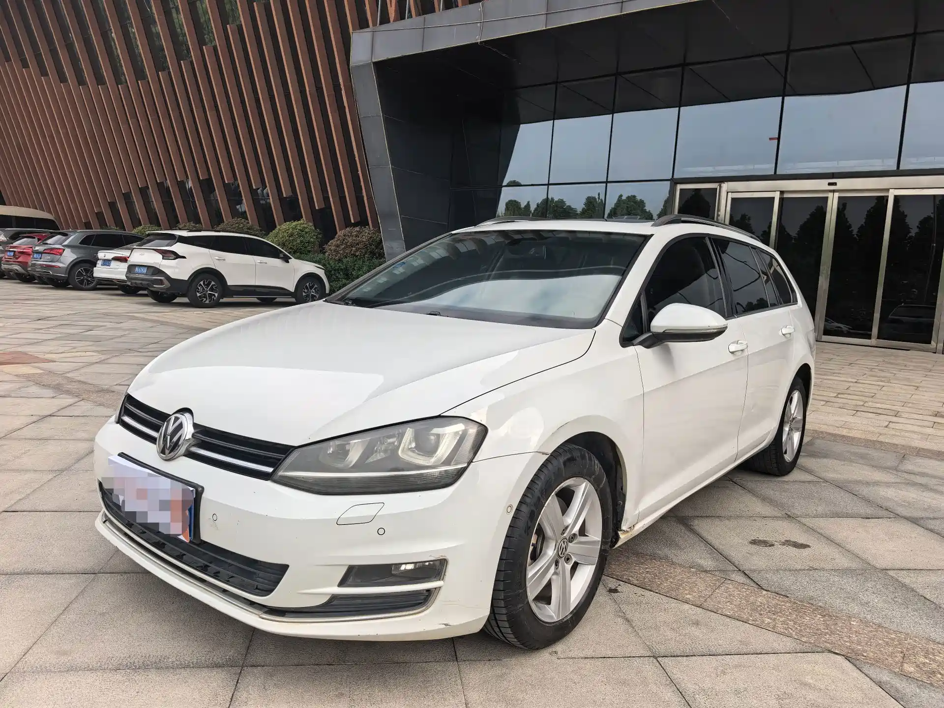 Photo 1 - Volkswagen Golf (Import)