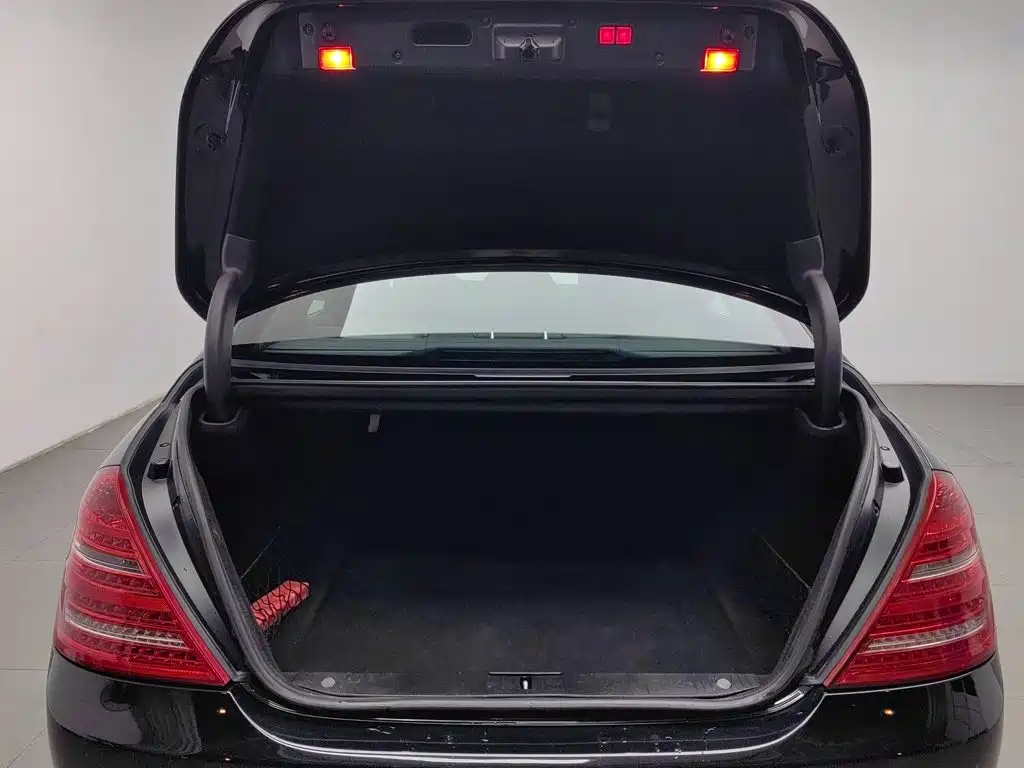 Фото 16 - Mercedes-Benz S-Class