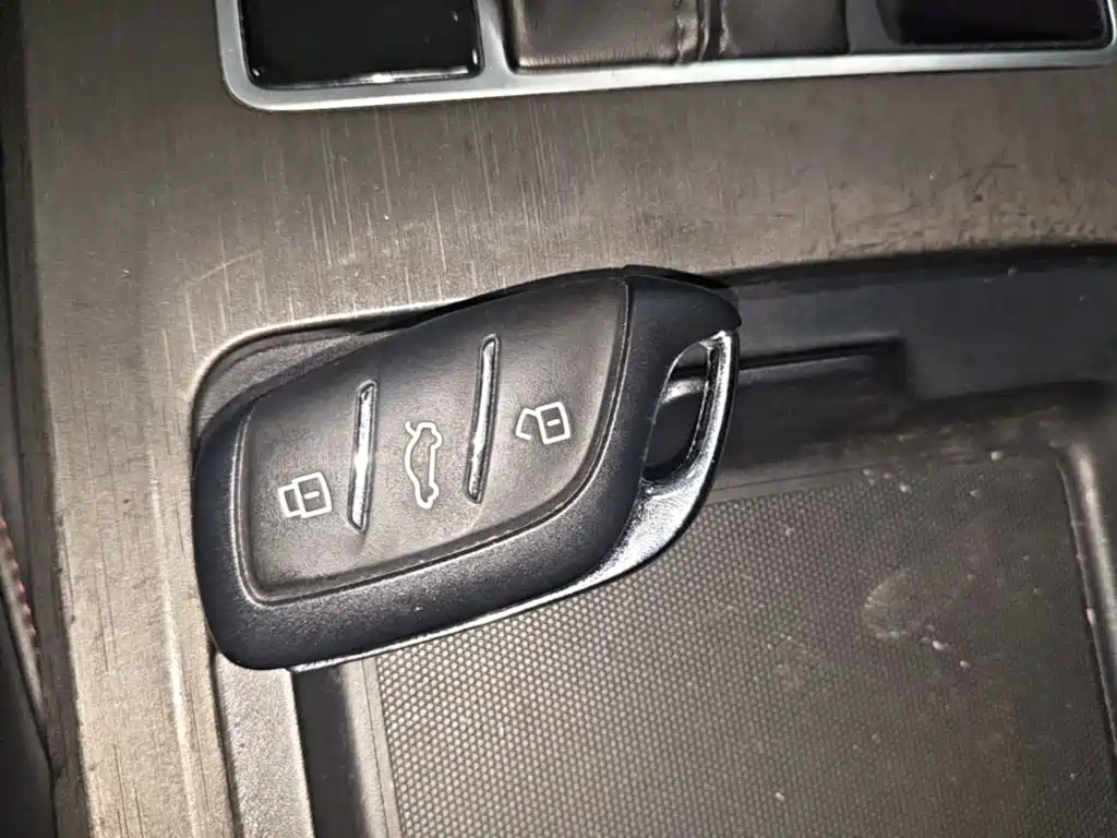 Фото 9 - Roewe i5