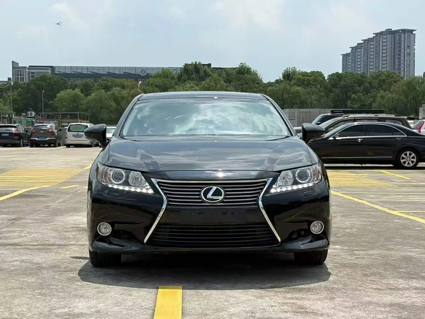 Фото 2 - Lexus ES