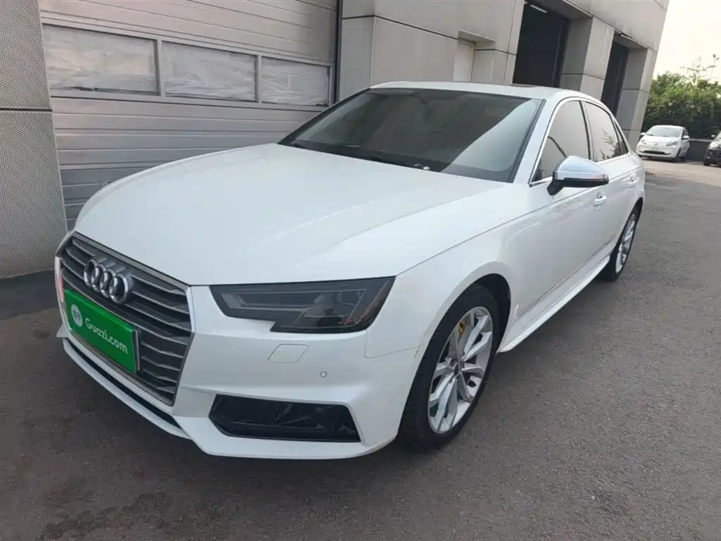 Audi A4L 2018 30th Anniversary 40 TFSI Fashion