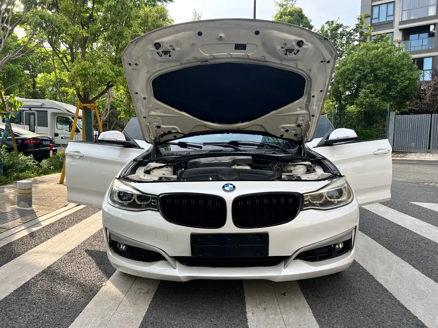 BMW 3 Series GT 2014 320i Design Package фото 23
