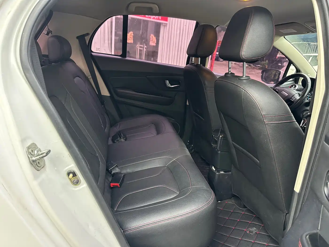 Photo 15 - Haval H1