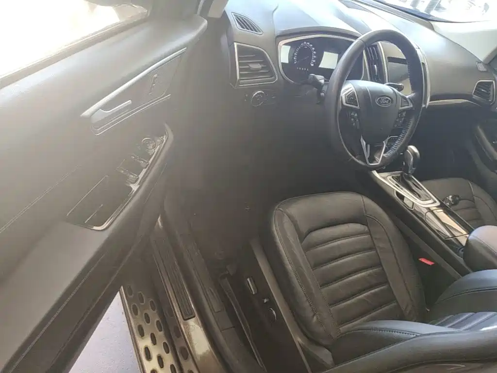 Ford Edge 2018 2018 EcoBoost 245 FWD Luxury 7-seater China V