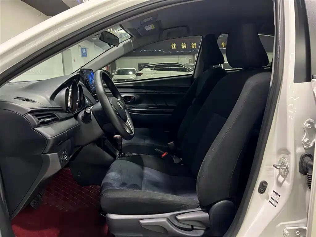 Toyota YARiS L Zhi Xiang 2022 1.5L CVT Leading PLUS Edition фото 8