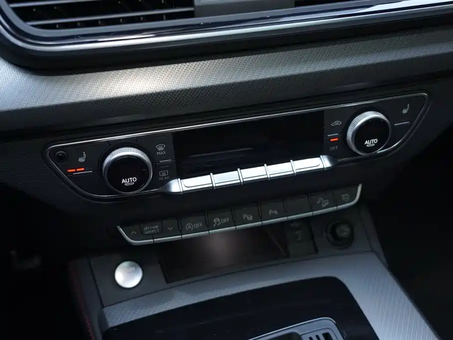 Audi Q5L Sportback 2022 40 TFSI RS Kit Speed Edition фото 9