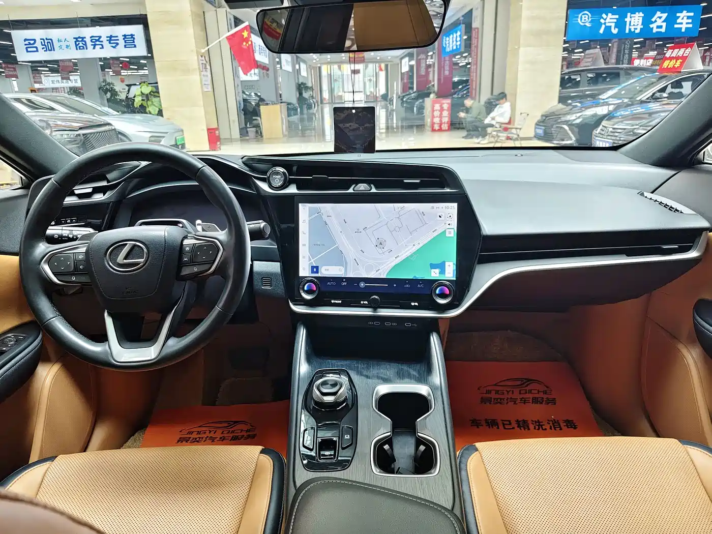 Lexus RZ 2023 450e 4WD Deluxe фото 18