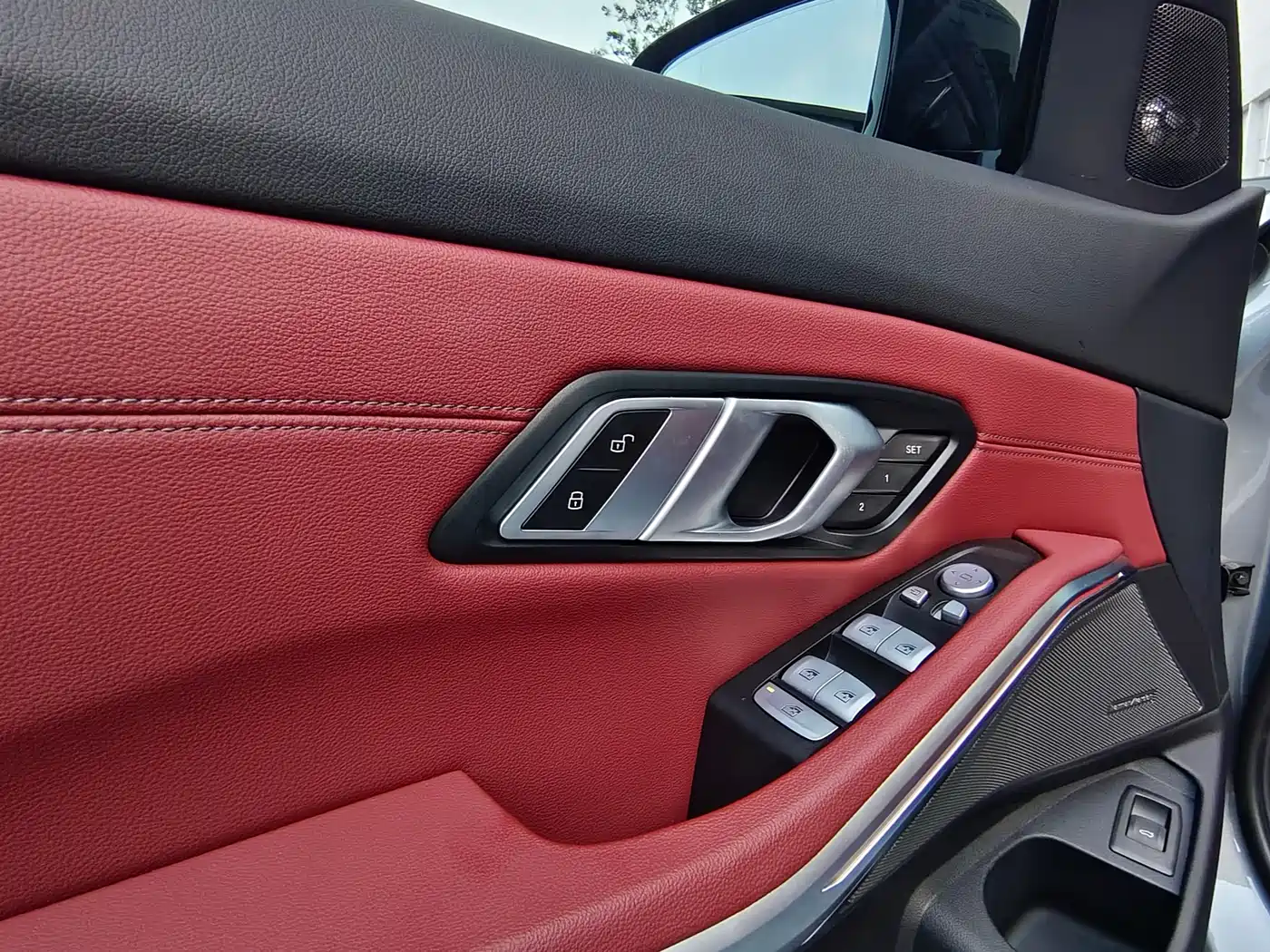 BMW 3 Series 2023 330Li M Sport Dark Night Package фото 8