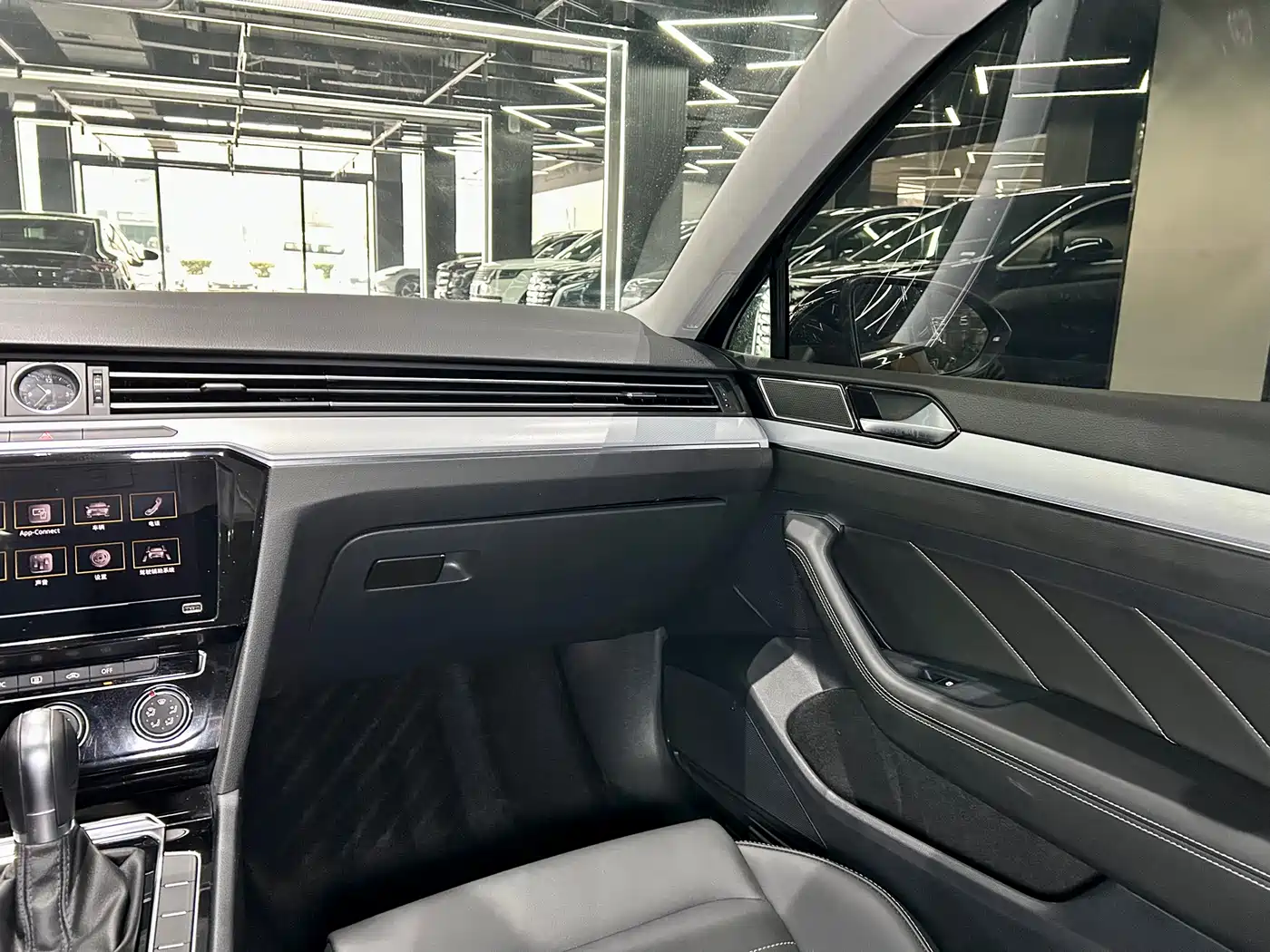 Volkswagen Magotan 2025 Popular Edition 280TSI DSG Comfort фото 26