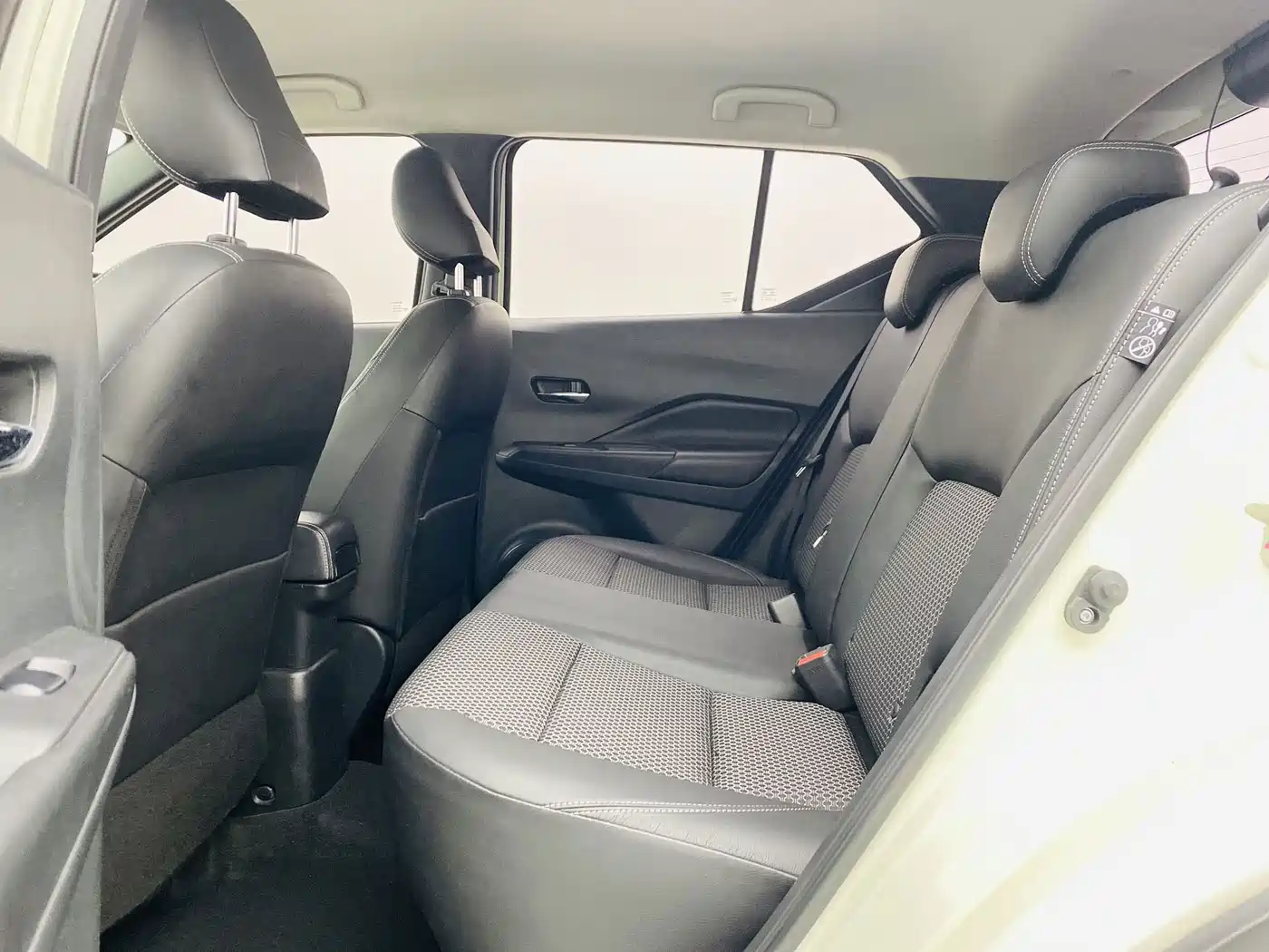Nissan Kicks 2018 2018 1.5L CVT Smart Connect Luxury Edition