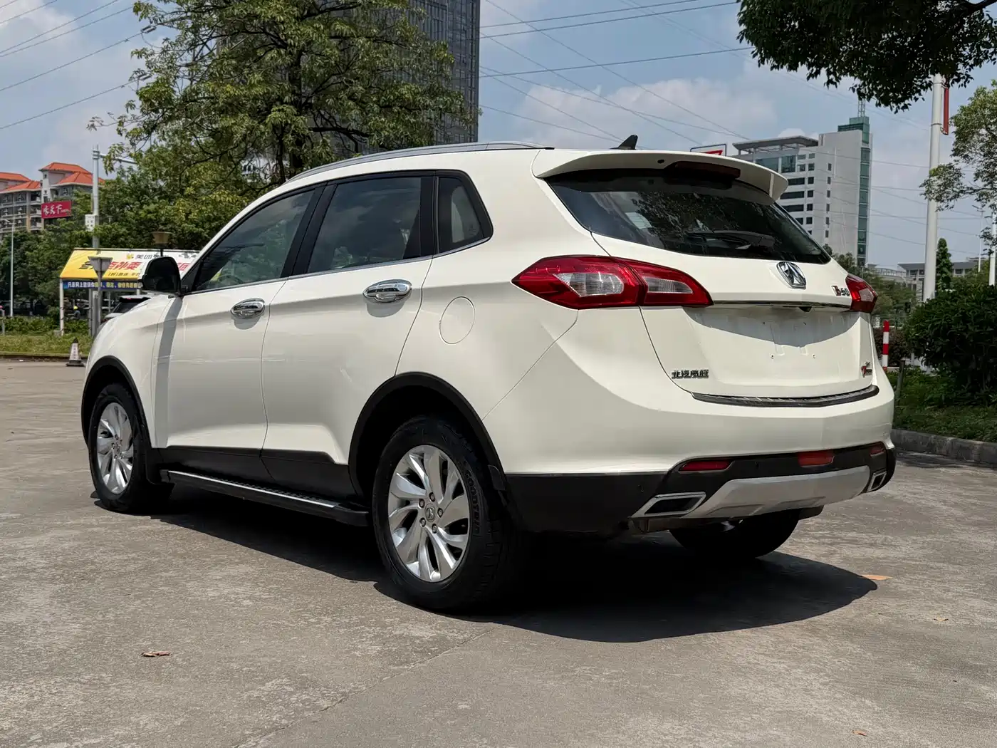 BAIC Weiwang S50 2017 2016 1.5T CVT Joy Elite
